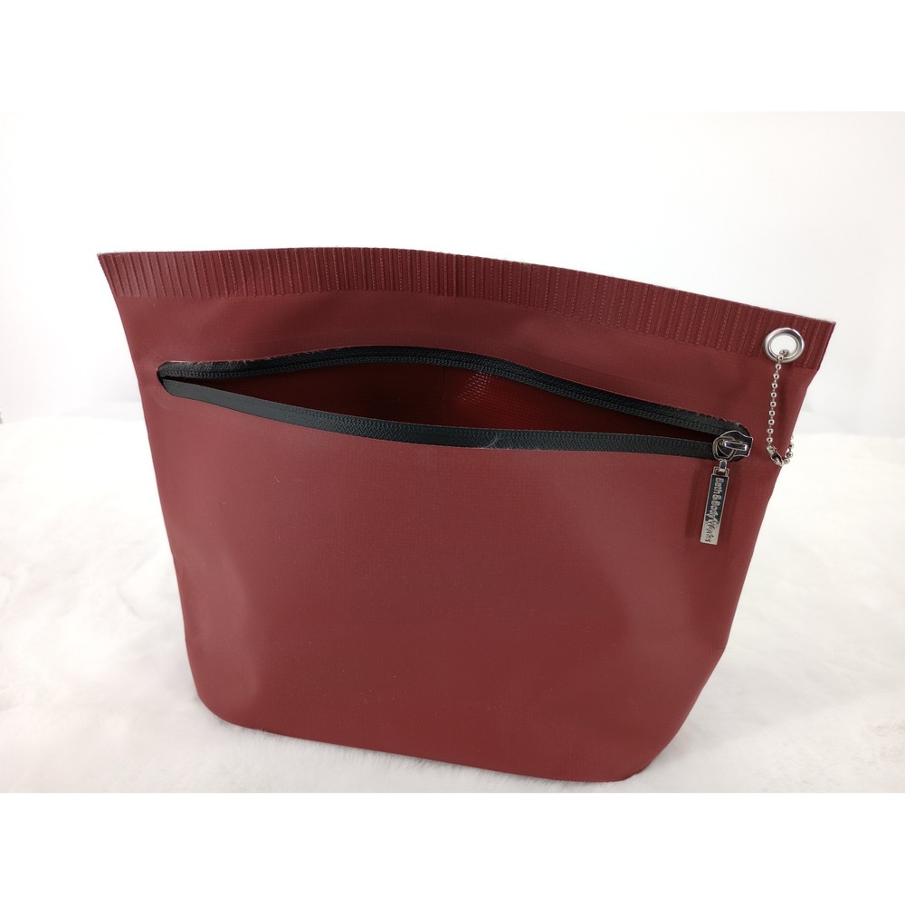 Bath & Body Works Travel Dopp Kit - Toiletries Bag - Makeup Bag - Burgundy - New - Picture 2 of 8